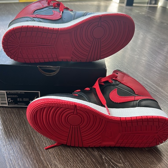 Air Jordan 1 mid 5Y (same as 6.5W). Black/Fire red/white. Never worn. - Picture 6 of 8